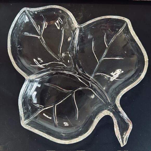 Hazel Atlas Glass Leaf Candy/Relish/Nut Clear Serving Dish 3 Sections Decor VTG - Picture 1 of 7